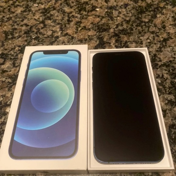 Iphone 12 - Picture 2 of 3